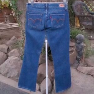 Woman's jeans too super. Low.  boot cut 5 24 Levi Good condition, blue. 7m